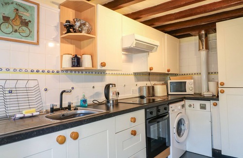Ropsley Casa | GRANARY COTTAGE, pet friendly, character holiday cottage in Grantham