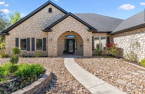 Granbury Casa | Granbury Lake Front Home, 4 bedroom, 3.5 bath, dock with lift , Jet ski, fishing