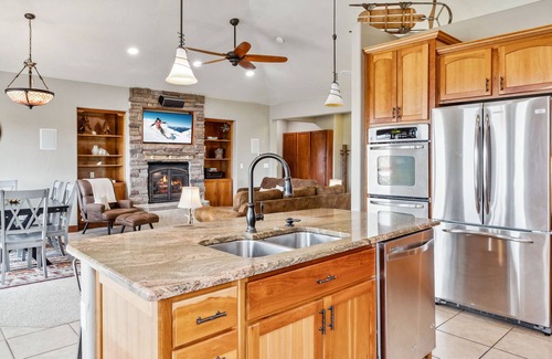 Innsbruck Val Moritz Casa | Granby Escapes – Luxurious 5 BDR w/Private Hot Tub & Game Room!