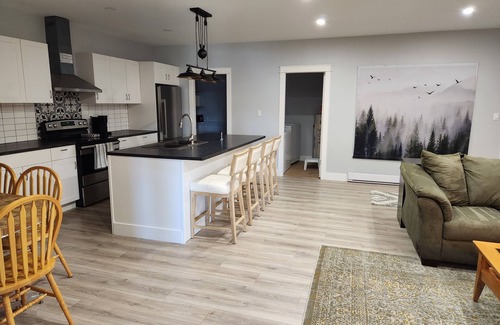 Grand Forks Apartamento | Feel at home in this downtown apartment with two bedrooms and insuite laundry!