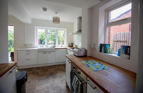 Portswood Casa | Granby Grove Townhouse - Southampton