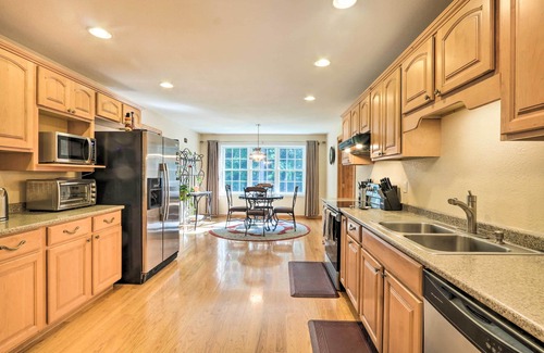 Granby Casa | Granby Home w/ Deck < 1/2 Mi to Aldrich Lake!
