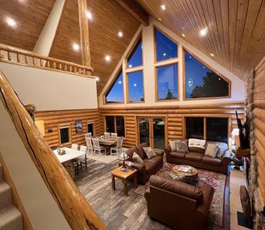 Innsbruck Val Moritz Casa | Granby Panoramic Paradise! Hot tub and firepit!