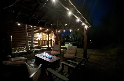 Innsbruck Val Moritz Casa | Granby Panoramic Paradise! Hot tub and firepit!