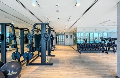 Al Safa Apartamento | Grand 3BR APT with Pool, Gym and 2 Parking Spaces