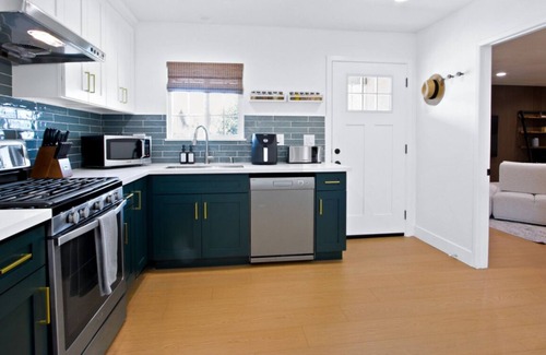 Alhambra Casa | Grand 4BR Stay + EV Charger + Game Room #TravelSGV