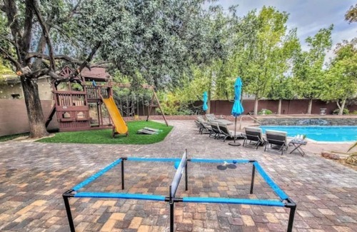 Paradise Crest Villa | Grand 5BD Pool Home(4+1BD Casita): Sherwood Estate
