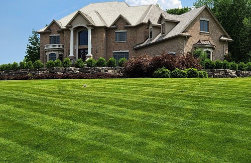 Delafield Casa | GRAND 6-bedroom home with resort style yard