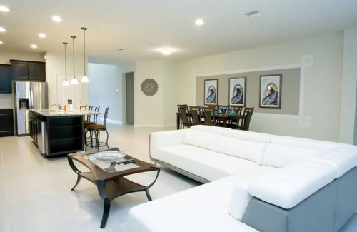 Four Corners Complejo | Grand 8BDR Villa 20 mins from Disney! | Private Pool | Resort Amenities