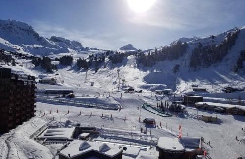 Macot-la-Plagne Apartamento | Grand appartement rénové - 11 pers - Centre station - Balcon - FR-1-181-2379