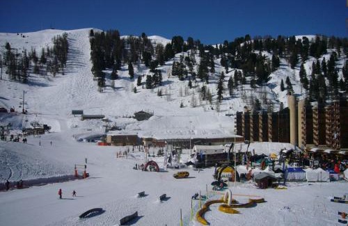 Macot-la-Plagne Apartamento | Grand appartement rénové - 11 pers - Centre station - Balcon - FR-1-181-2379