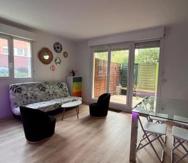 Alouettes Apartamento | Grand appartement en face du RER A, Parking, Paris 20 mn, Disneyland 40 mn