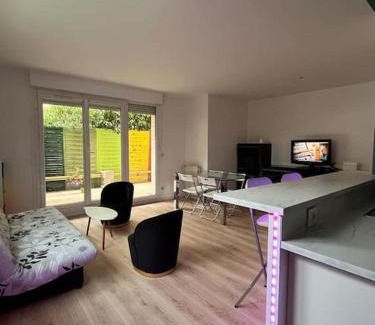 Alouettes Apartamento | Grand appartement en face du RER A, Parking, Paris 20 mn, Disneyland 40 mn