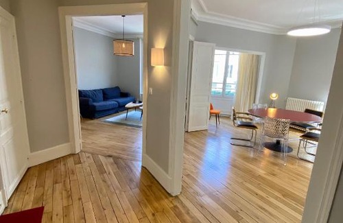 Moulins Apartamento | Grand appartement de caractère au coeur de ville