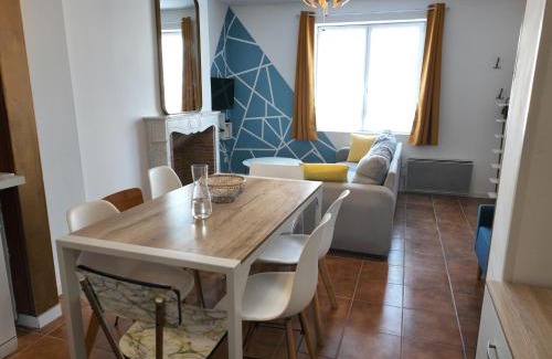 Valenciennes Apartamento | Grand appartement de ville avec 2 places de parking privées intérieur