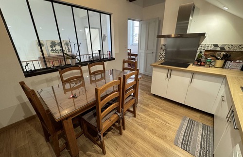 Orange Apartamento | Grand Apt de Charme Dans Demeure Fin 19ème Centre Ville