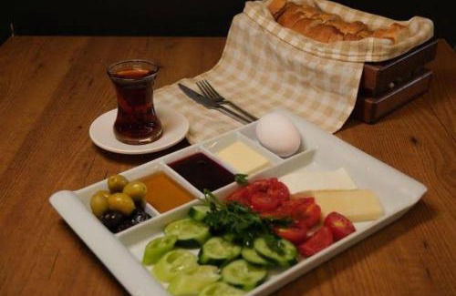 Kadnlar Denizi Mahallesi Hotel | Grand Ayhan Hotel Kuşadası