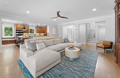 Mooresville Casa | Grand Bay w/Hot Tub, 440' Shoreline & Optional Boat Rental