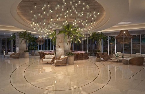 Mid Beach Hotel | Grand Beach Hotel