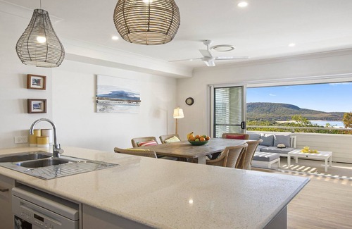 Killcare Casa | Grand Beachviews at Killcare - pet friendly and AC
