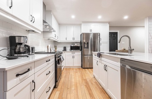 Lambton Shores Cabaña | Grand Bend -Beach Spa Retreat - Villa Nicole