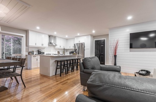 Lambton Shores Cabaña | Grand Bend -Beach Spa Retreat - Villa Nicole
