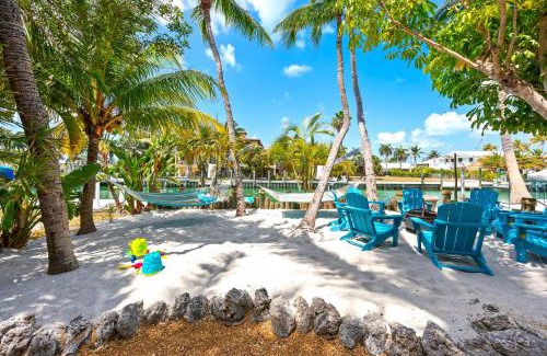 Key Colony Beach Casa | Grand Blue Arenas with Minigolf, Canal, Game Room, 3 Bedrooms and Heated Pool
