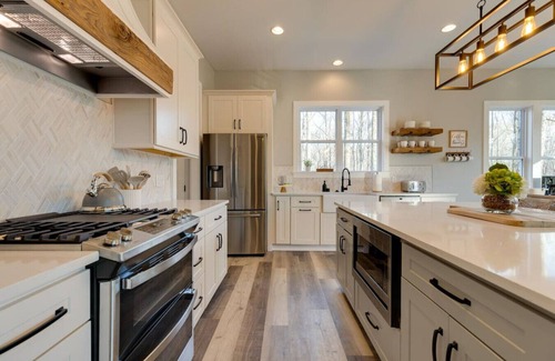 Kingston Springs Cabina | Grand Cabin in Nature`s Playground!