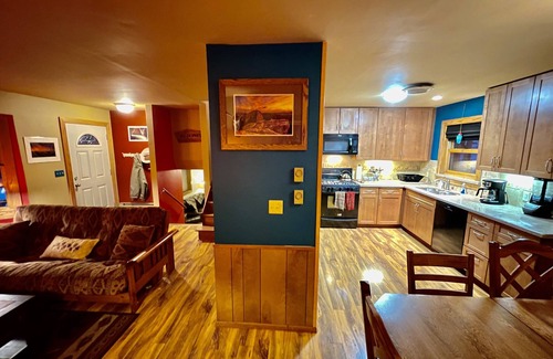 Parks Casa | Grand Canyon Elk Camp in Parks