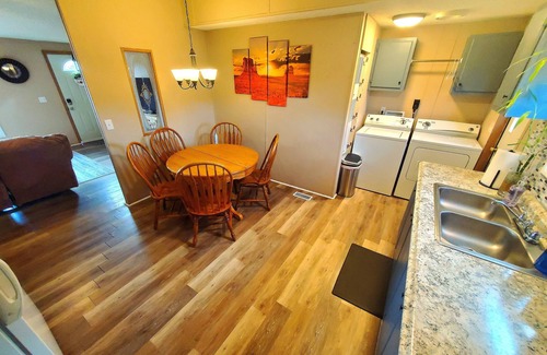 Williams Casa | Grand Canyon - Pinion Pine Getaway - Fenced Acre & Mountain Views!