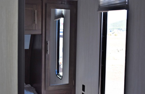 Williams Casa | Grand Canyon RV Glamping Premium Suite (Glamping Getaway)