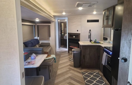 Williams Casa | Grand Canyon RV Glamping Mini Bunkhouse Suite