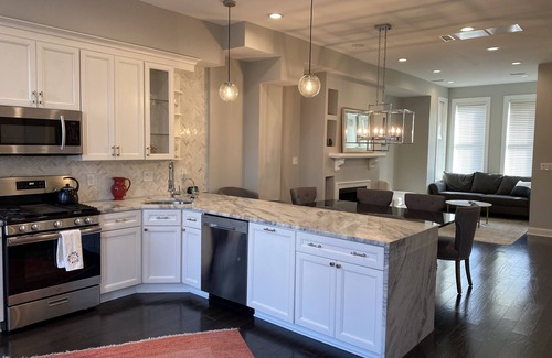 Stanton Park Casa | Grand Capitol Hill Home, 4 BR, 3.5 BA, 3 levels, large kitchen, 2250SF