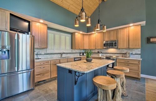 Nellysford Casa | ¡NUEVO! Lavish Wintergreen Inicio w / Bañera de hidromasaje por el esquí!