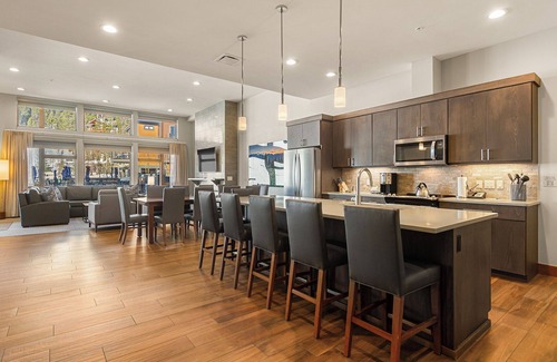 Breckenridge Complejo | Grand Colorado ski-in/out 1 BD slopeside luxury resort at the base of Peak 8
