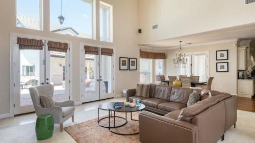 Temecula Casa | Grand Contento by AvantStay Extraordinary Estate w Pool Movie Room