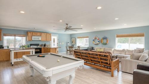 Temecula Casa | Grand Contento by AvantStay Extraordinary Estate w Pool Movie Room