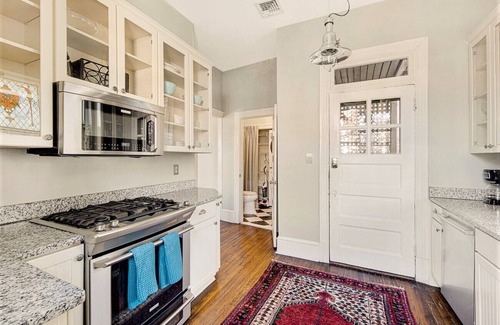 Stanton Park Casa | Puesto de mando perfecto para explorar DC | ESTACIONAMIENTO | ¡TARIFAS MENSUALES DISPONIBLES!
