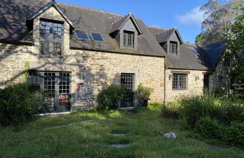 Ploneour-Lanvern Cabaña | Grand Cottage-Near Benodet-Heated Pool