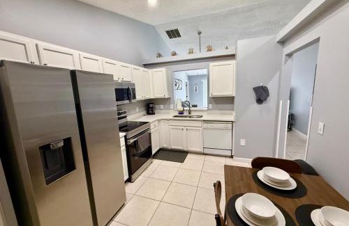 Haines City Casa | Grand Deluxe Pines 3BR Pool Home near Disney