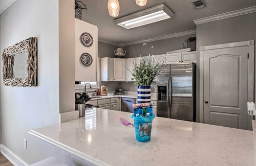 Crystal Shores Casa | Grand Destin Getaway - Walk a Block to the Beach!