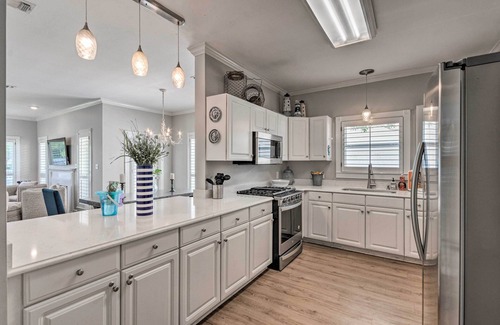 Crystal Shores Casa | Grand Destin Getaway - Walk a Block to the Beach!