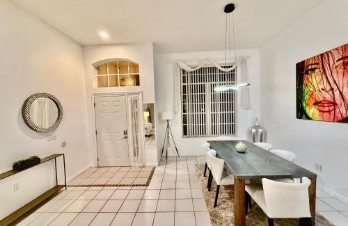 Davenport Casa | Grand Family Deluxe 4BR House near Disney Parks