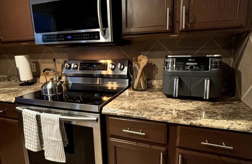 Temple Casa | Grand Family Escape - 1 minute from Water Park!