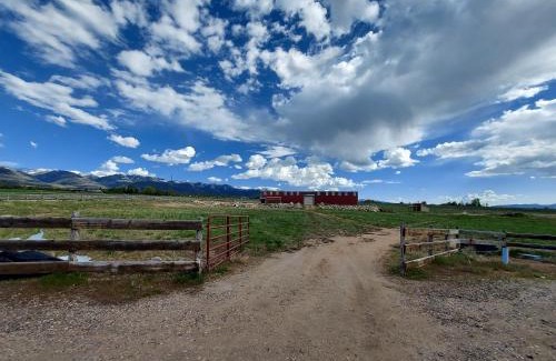 Mount Pleasant Casa | Grand Family Lodge