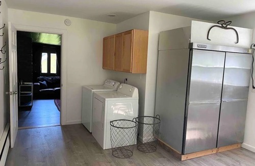 Hoosick Falls Casa | Grand farmhouse, big groups, close to skiing, 1 mi to VT, XL Hot Tub.