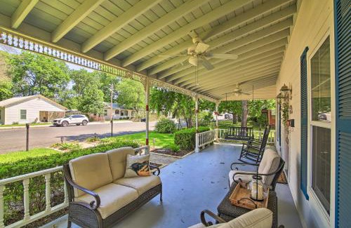 Fredericksburg Casa | Grand Fredericksburg Retreat - Walk to Main St!