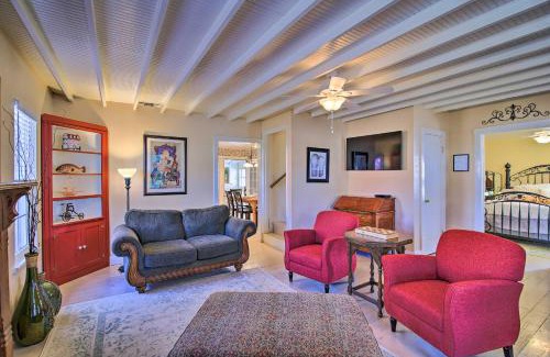 Fredericksburg Casa | Grand Fredericksburg Retreat - Walk to Main St!