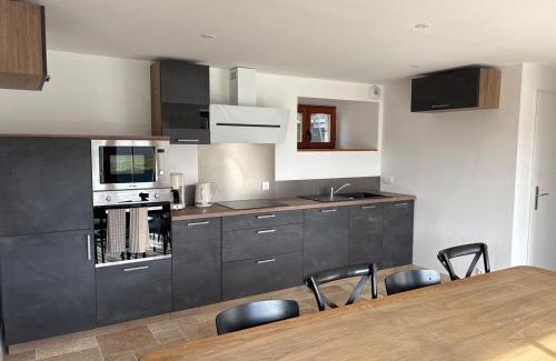 Landevant Casa | Grand gîte 10 personnes, calme, proche mer