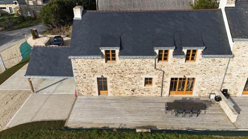 Landevant Casa | Grand gîte 8 personnes, calme, proche mer